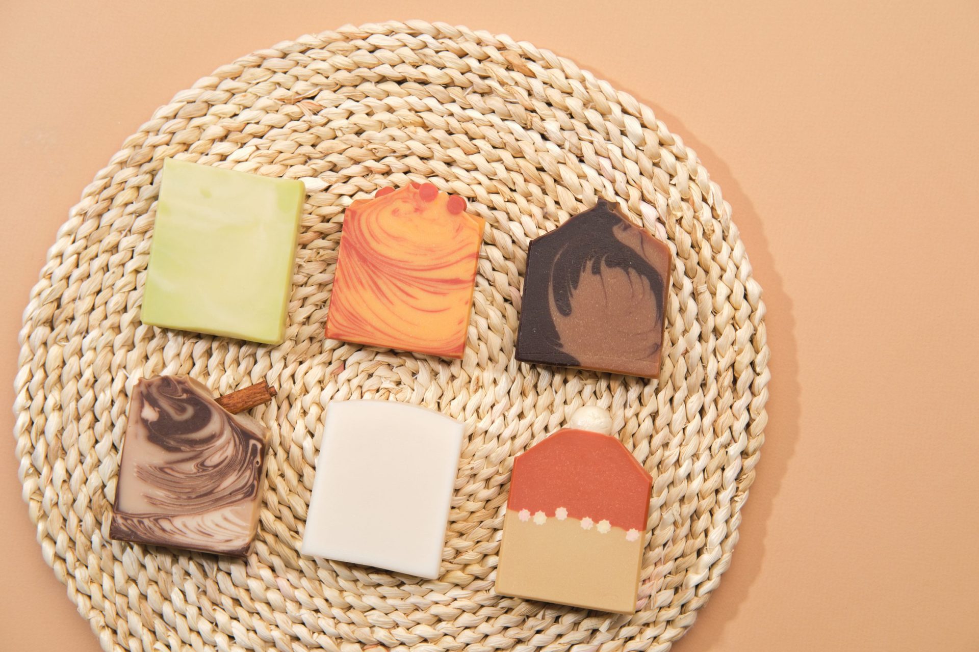 10 Reasons Eco-Lodges Prefer Solid Shampoo and Conditioner Bars Over Bottled Alternatives Thumbnail